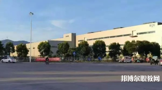 西安智能工業(yè)技工學校地址，乘車路線