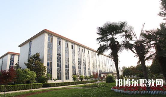 2023西安齊力鐵路技工學(xué)校招生計(jì)劃 招生人數(shù)是多少(附要求、條件、對(duì)象)