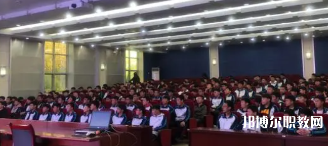 秦皇島市中等專業(yè)學(xué)校地址，乘車路線