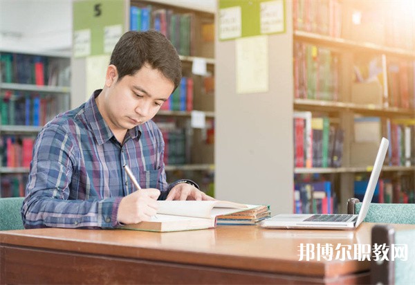 江蘇哪里的中專學(xué)校能讀焊接技術(shù)應(yīng)用專業(yè)