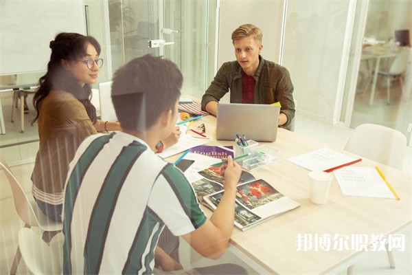 江蘇哪里的職業(yè)學校能讀商務管理專業(yè)