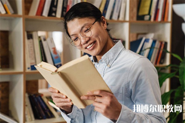 江蘇哪里的技工學(xué)校能讀客戶信息服務(wù)專業(yè)