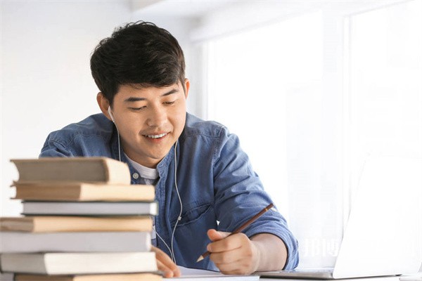 江蘇哪里的職業(yè)學(xué)校能讀財(cái)會電算化專業(yè)