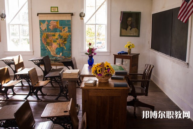 安徽哪里的中專學校能讀徽州木雕專業(yè)