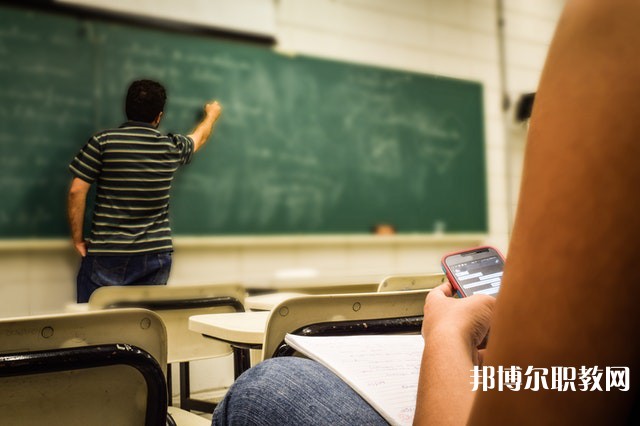 江西哪里的中專學校能讀動漫設(shè)計專業(yè)