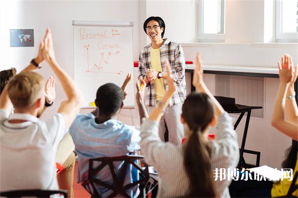 江西哪里的中專學(xué)校能讀鐵路運輸與管理專業(yè)