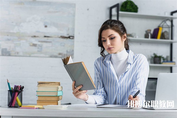 江西哪里的中專學校能讀高級模具數(shù)控專業(yè)