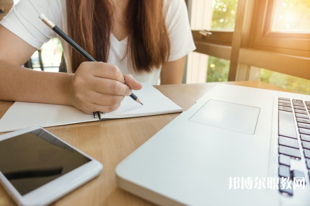 山東哪里的中職學(xué)校能讀中西面點(diǎn)專(zhuān)業(yè)