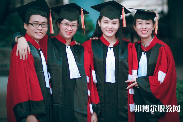 山東哪里的中職學校能讀口腔修復工藝專業(yè)