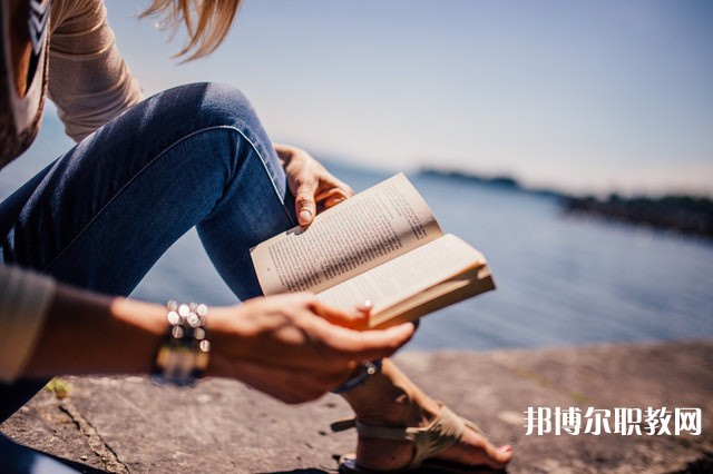 河南哪里的中專學校能讀電子信息工程專業(yè)