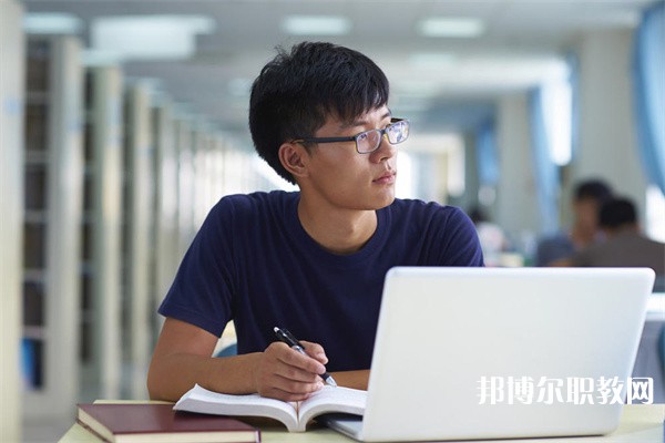 河南哪里的職業(yè)中學(xué)能讀高星級飯店運營與管理專業(yè)