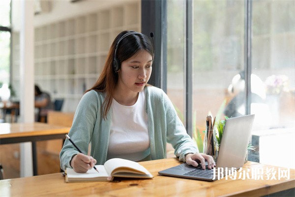 河南哪里的中專學校能讀物流管理專業(yè)