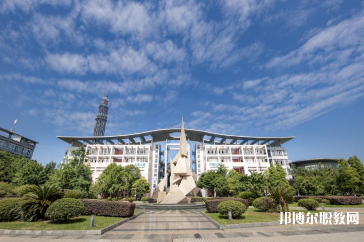 四川城市技師學(xué)院地址，乘車路線 