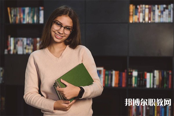 河南哪里的中職學(xué)校能讀護(hù)理(社區(qū)衛(wèi)生管理方向)專業(yè)