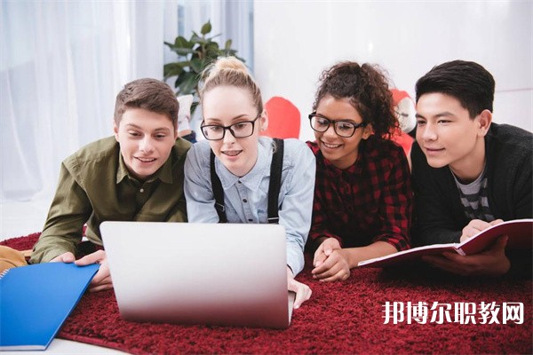 河南哪里的中職學校能讀太陽能汽車方向?qū)I(yè)