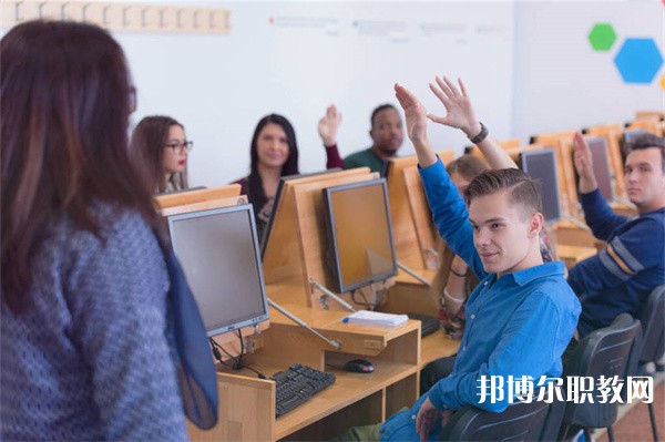 河南哪里的中職學校能讀景區(qū)服務(wù)與管理專業(yè)