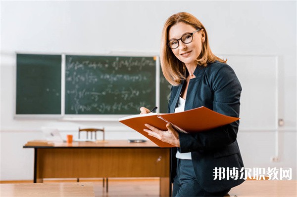 河南哪里的中專學(xué)校能讀法律事務(wù)專業(yè)