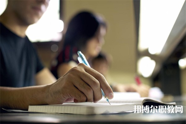 河南哪里的中專學校能讀數控模具專業(yè)