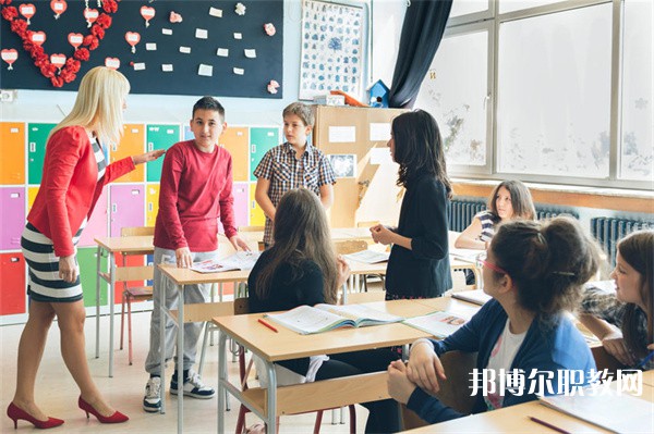 湖北哪里的技工學(xué)校能讀計(jì)算機(jī)專(zhuān)業(yè)