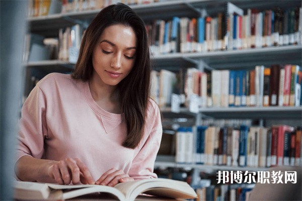 湖南哪里的中職學校能讀計算機及應(yīng)用專業(yè)專業(yè)
