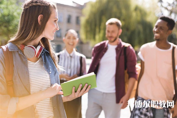 廣東哪里的技工學校能讀服裝設(shè)計與制造專業(yè)