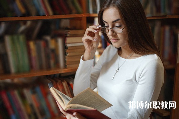 廣西哪里的中職學校能讀計算機應用(網絡、技術)專業(yè)