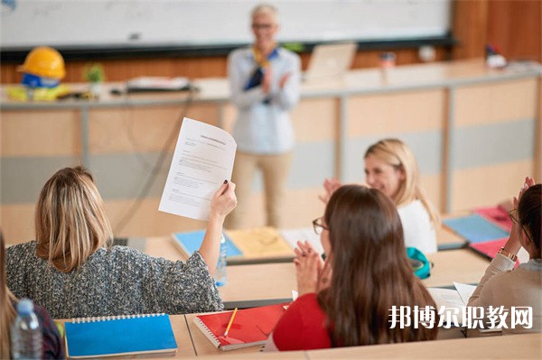 四川哪里的職業(yè)中學能讀計算機網(wǎng)絡技術(shù)專業(yè)